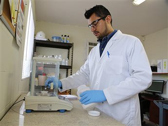 Laboratory lithium analysis